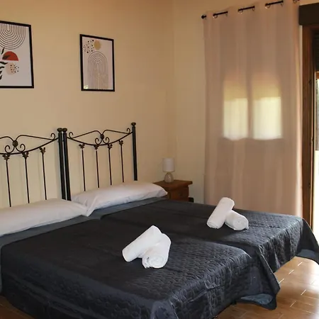 La Muralla De Gredos Rural Hotel *