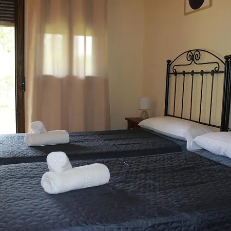 فندق La Muralla De Gredos Rural مادريغال دي لا فيرا
