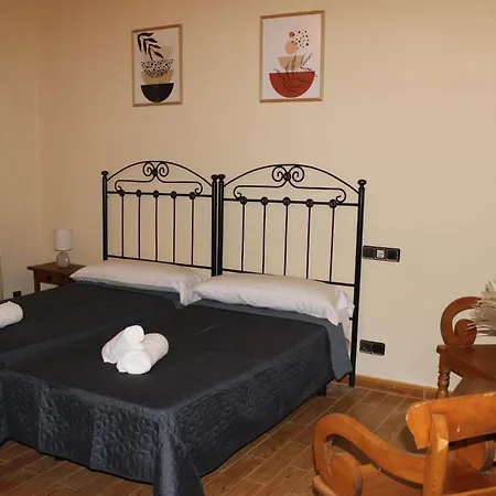 La Muralla De Gredos Rural Hotel *