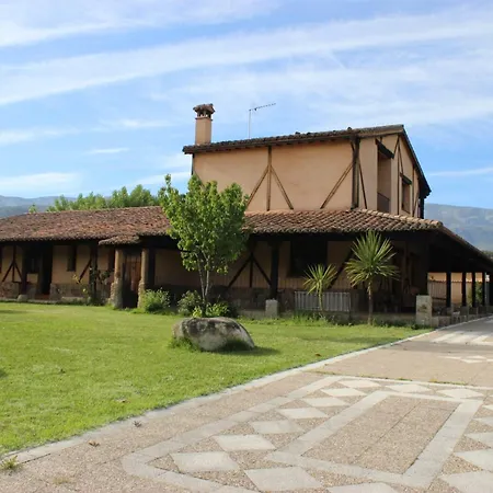 فندق La Muralla De Gredos Rural *