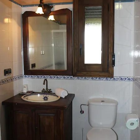 La Muralla De Gredos Rural Hotel *