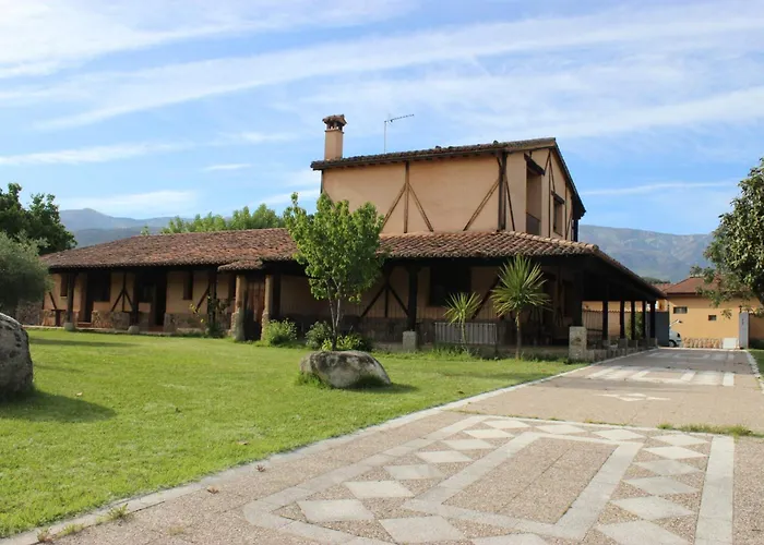 Hotel La Muralla De Gredos Rural *